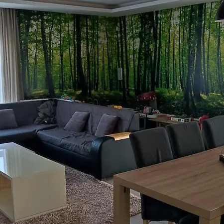 Family House Lägenhet Mlynsky Sek